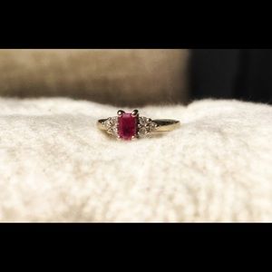Ruby and diamond ring - 14K white gold